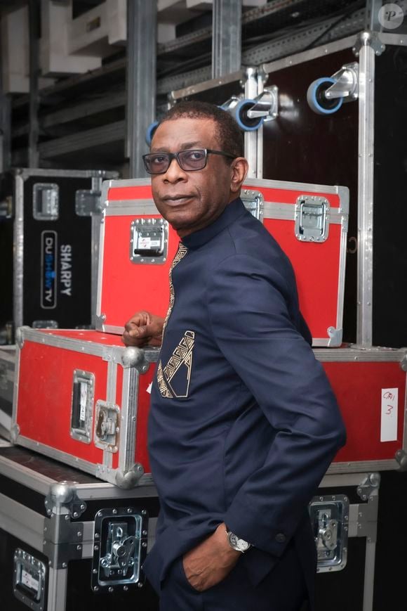 Exclusif - Youssou N’Dour pose lors de l'enregistrement de l'émission "Le Grand Echiquier, Spéciale Afrique", présentée par C.Chazal et A.Manoukian et diffusée le 28 août 2025 sur France 2, à Paris, France, le 14 septembre 2024. © Jack Tribeca/Bestimage