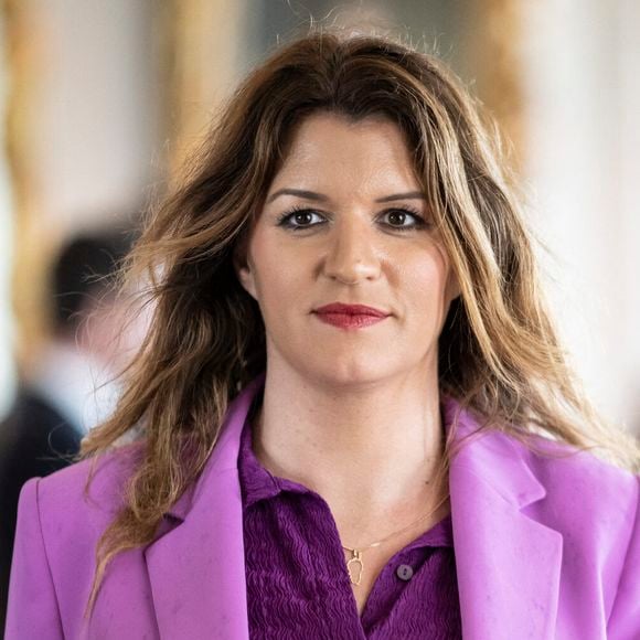 Elle y confie le plaisir de retrouver ses habitudes "après quelques nuits blanches".

Marlène Schiappa, secrétaire d'Etat, chargée de l’Économie sociale et solidaire et de la Vie associative - Le président de la République française rencontre des hommes d'affaires lors de la 6ème édition du sommet "Choose France" au Château de Versailles , près de Pari, France, le 15 mai 2023..© Eliot Blondet/Pool/Bestimage