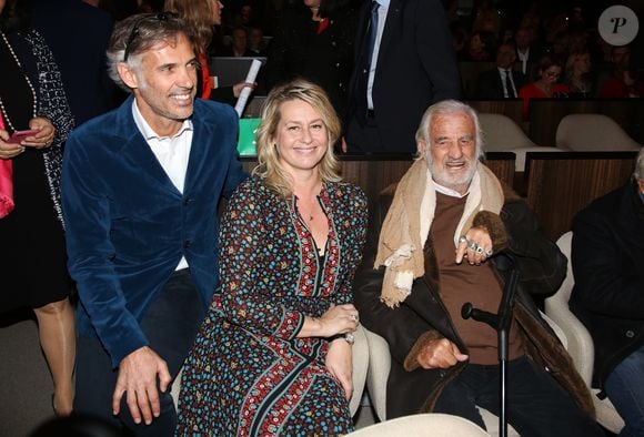 Cette villa est spéciale pour le clan Belmondo

Jean-Paul Belmondo, son fils Paul Belmondo et Luana Belmondo lors de la présentation en avant-première de 'The Gazelles' un film réalisé par Paul Belmondo et projeté à l'Unesco en présence de Audrey Azoulay la directrice générale de l'Unesco et Dominique Serra fondatrice et directrice du Rallye des Gazelles du Maroc. Paris le 24 novembre 2017
© Denis Guignebourg / Bestimage