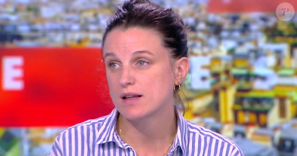 Car elle avait quitté l'émission enceinte en raison de son congé maternité.

Eugénie Bastié, chroniqueuse de CNews et Europe 1.