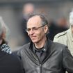 Jean-Jacques Goldman en studio avec deux jeunes artistes : le clip de sa dernière chanson est sorti pour un jour très spécial