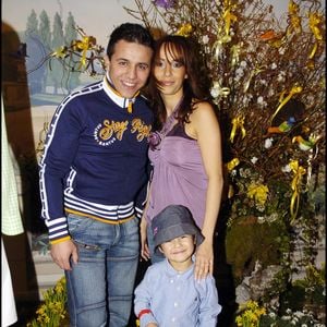 Selon Faudel, la naissance de son premier fils est arrivé trop tôt dans sa vie, comme il l'a confié à "Paris Match" : "Je n'étais clairement pas prêt".

Faudel, son fils et son ex-femme à l'hôtel Bristol à Paris.

Photo : Rachid Bellak / Bestimage