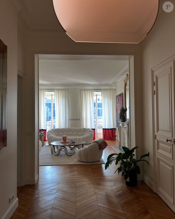 Ils habitent dans un appartement chaleureux et moderne

Appartement de Malika Ménard dans Paris