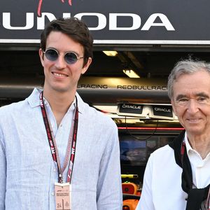Bernard Arnault, Alexandre Arnault - Les célébrités dans les stands la veille du Grand Prix de Formule 1 (F1) de Monaco le 24 mai 2025. © Lionel Urman / Bestimage