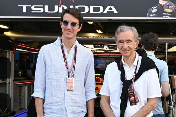 Bernard Arnault, Alexandre Arnault - Les célébrités dans les stands la veille du Grand Prix de Formule 1 (F1) de Monaco le 24 mai 2025. © Lionel Urman / Bestimage