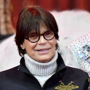La princesse Stéphanie de Monaco a posé entourée par Elisa Cussadie et son ara, Alex Giona et ses chevaux, la troupe Bingo, les clowns Equivokee et Petit Gougou en Monsieur Loyal durant le photocall de lancement du 45eme Festival International du Cirque de Monte Carlo sous le chapiteau Fontvieille à Monaco, le 19 janvier 2023.  
© Bruno Bebert/Bestimage