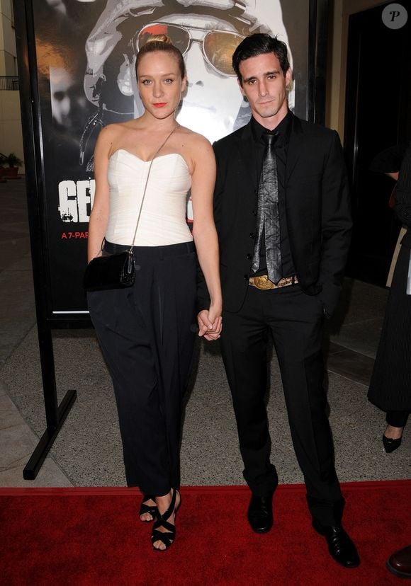 Toutes nos condoléances à ses proches.

Chloe Sevigny et James Ransone assistent à la première de Generation Kill qui s'est tenue aux Paramount Studios à Los Angeles, CA, USA le 8 juillet 2008. Photo by Litboy/AFF/ABACAPRESS.COM