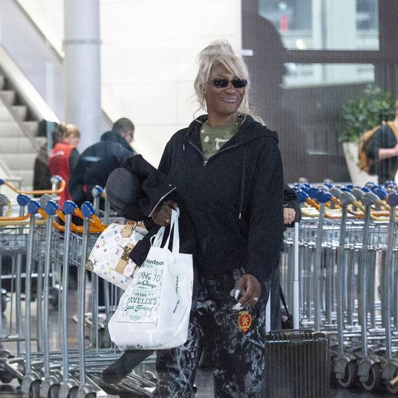 Exclusif - Aya Nakamura, en provenance de New York où elle a assisté au gala du MET 2024, arrive à l'aéroport de Paris-Charles de Gaulle (Roissy), le 8 mai 2024.