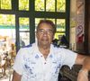 Laurent Voulzy lors des séance de dédicaces "Les plumes de Ramatuelle" au café de l'Ormeau en marge du 41ème Festival de Ramatuelle ( qui fête cette année son 40 ème anniversaire) le 10 août 2025. "Les Plumes de Ramatuelle" sont placées sous la direction artistique de Romain Sardou.

© Cyril Bruneau / Bestimage