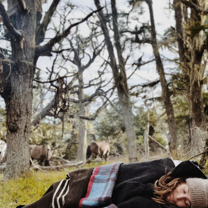 Un médecin présent sur place a dû adapter son traitement pour qu’elle puisse continuer l’aventure.

Laury Thilleman lors du tournage de "Rendez-vous en terre inconnue" avec Cyril Lignac