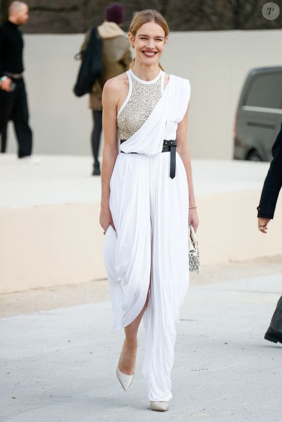 Natalia Vodianova à la sortie du défilé Christian Dior Mode Féminine Prêt-À-Porter Automne/Hiver 2025-2026 lors de la Fashion Week de Paris (PFW), à Paris, France, le 4 mars 2025. © Christophe Clovis/Bestimage