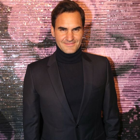 Il s’agit de la star du tennis, Roger Federer

Roger Federer - Photocall au défilé de mode Haute-Couture Christian Dior au musée Rodin lors de la Fashion Week Printemps-été 2023 de Paris, France, le 23 janvier 2023.  © Bertrand Rindoff Petroff/Bestimage