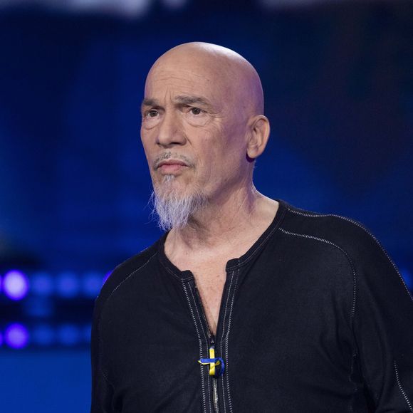 Florent Pagny - Emission spéciale "Unis pour l'Ukraine" à la Maison de la Radio et de la Musique, diffusée en direct sur France 2 et présentée par Nagui et Leïla.Kaddour à Paris le 8 mars 2022.

© Cyril Moreau / Jack Tribeca / Bestimage