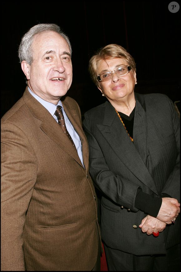 Jean Tiberi et sa femme Xavière - soirée de générale pour la pièce Le Veilleur de nuit de Sacha Guitry au théâtre des Bouffes parisiens  COADIC GUIREC / BESTIMAGE