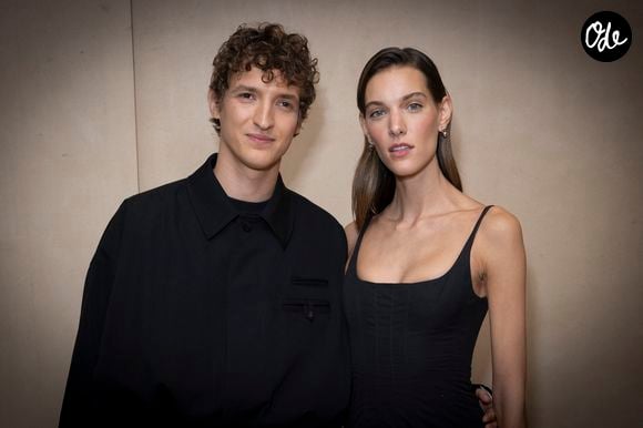 Aliocha Schneider et Charlotte Cardin - Photocall du défilé Jacquemus au 51 rue Raynouard lors de la Fashion Week Masculine prêt-à-porter Automne/Hiver 2025-2026 à Paris, le 26 janvier 2025. 

© Olivier Borde / Bestimage