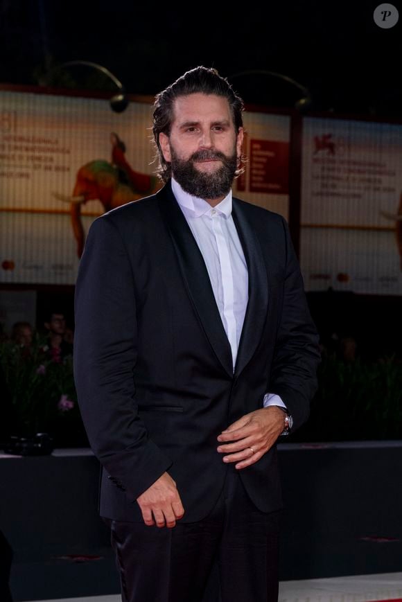 Avec son mari Grégoire Ludig, ils étaient ravis d'accueillir Lino. 
Gregoire Ludig au Festival de Venise, 30 août 2024. © SGP / BESTIMAGE