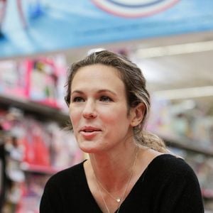 La chanteuse et actrice française Lorie Pester dédicace son livre Les Choses De Ma Vie à l'hypermarché Carrefour Anglet / Biarritz le 27 octobre 2018 à Anglet, France. Photo par Thibaud Moritz/ABACAPRESS.COM