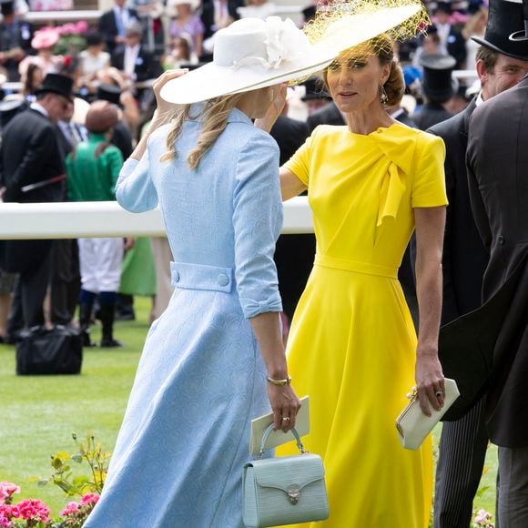 Catherine, princesse de Galles (Catherine (Kate) Middleton, princesse de Galles), s'entretient avec Lady Gabriella Windsor.
GOFF  / BESTIMAGE