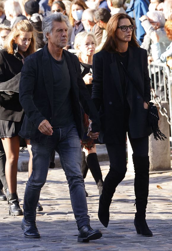Marc Simoncini et sa compagne Ingrid - Arrivées à la messe funéraire en hommage à Bernard Tapie en l'église Saint-Germain-des-Prés à Paris. Le 6 octobre 2021
© Jacovides-Moreau / Bestimage
