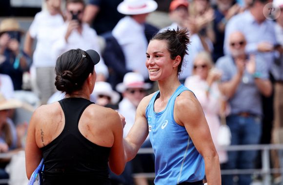 La française Loïs Boisson bat l'américaine Pegula (3-6, 6-4, 6-4), au 4ème tour des internationaux de France de Tennis de Roland Garros 2025 (Jour 9), à Paris, France, le 2 juin 2025. © Jacovides-Moreau/Bestimage