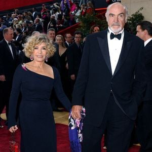 Photo d'archives du 29 février 2004 de Sean Connery et de son épouse Micheline Roquebrune arrivant à la 76e cérémonie annuelle des Oscars à Los Angeles, CA, USA. © Photo de Hahn-Khayat/ABACAPRESS.COM