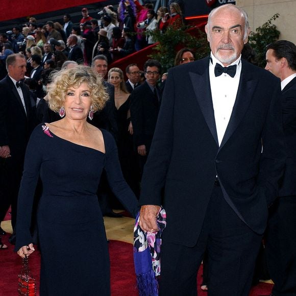 Photo d'archives du 29 février 2004 de Sean Connery et de son épouse Micheline Roquebrune arrivant à la 76e cérémonie annuelle des Oscars à Los Angeles, CA, USA. © Photo de Hahn-Khayat/ABACAPRESS.COM