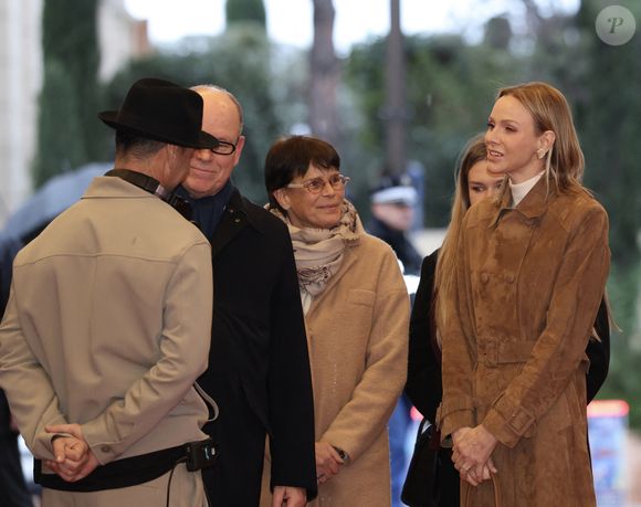 Le prince Albert II de Monaco, La princesse Stéphanie de Monaco, Camille Gottlieb, La princesse Charlène de Monaco lors du spectacle Monaco sous les Etoiles, sous le chapiteau de Fontvieille à Monaco, le 22 décembre 2025. 
© Claudia Albuquerque / Bestimage