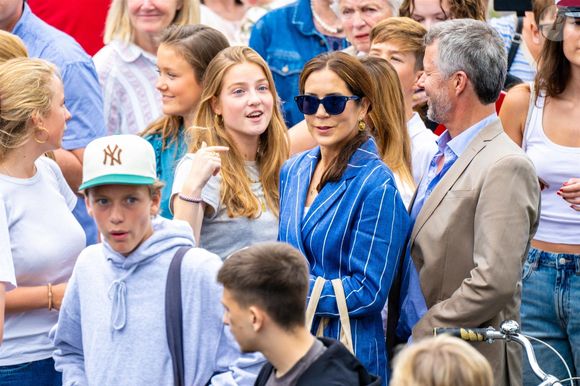La princesse Isabella de Danemark, La princesse Josephine de Danemark, Le roi Frederik de Danemark, La reine Mary de Danemark - La famille royale du Danemark assiste à la cérémonie de remise de diplôme du prince héritier à Copenhague, le 28 juin 2024. 
© Misc / Backgrid / Bestimage