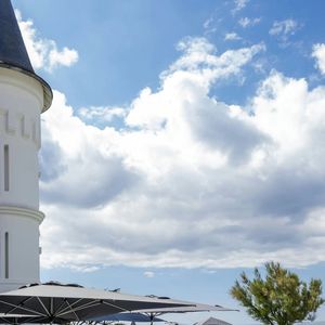Adriana Karembeu a profité d'un séjour incroyable au Château des Tourelles. Capture d'écran Instagram