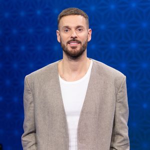 Le chanteur a partagé plusieurs photos depuis une spectaculaire piscine à débordement.

Exclusif - Matt Pokora pour les surprises lors de l'enregistrement de l'émission "La Boîte à secrets", présentée par Faustine Bollaert et diffusée le 17 octobre sur France 3, dans les studios du Lendit à Saint-Denis, France, le 23 septembre 2025. © Cyril Moreau/Bestimage