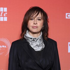 L’ex de François Cluzet a brièvement parlé de Paul, le fils qu’il a eu avec Marie Trintignant, décédée des suites des coups portés par son compagnon de l’époque, Bertrand Cantat.

Exclusif - Valérie Bonneton - Photocall de la série "L'affaire Laura Stern" lors du Festival Creatvty des séries et créations audiovisuelles à Sète. © Denis Guignebourg / Bestimage