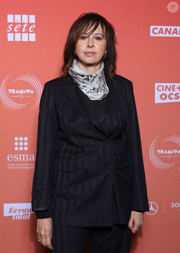 L’ex de François Cluzet a brièvement parlé de Paul, le fils qu’il a eu avec Marie Trintignant, décédée des suites des coups portés par son compagnon de l’époque, Bertrand Cantat.

Exclusif - Valérie Bonneton - Photocall de la série "L'affaire Laura Stern" lors du Festival Creatvty des séries et créations audiovisuelles à Sète. © Denis Guignebourg / Bestimage
