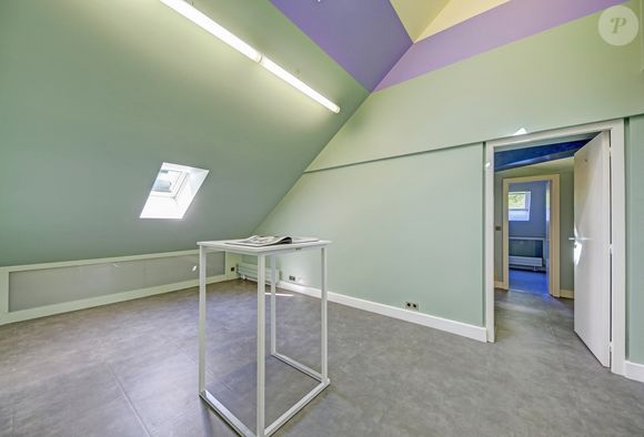Exclusif - Située à Louveciennes, aux portes de Paris, sur le chemin des impressionnistes, cette belle demeure bourgeoise néo-classique, a été construite au milieu du XIXème siècle, appelée le "Domaine de Voisins", et ayant eu comme illustre propriétaire, Karl Lagerfeld. © Marc Ausset-Lacroix / Bestimage
