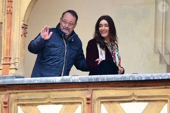 Jean Reno et sa femme Zofia Borucka lors de la 164ème vente des Hospices de Beaune sous les Halles de Beaune le 17 novembre 2024.

Romain Doucelin / Bestimage