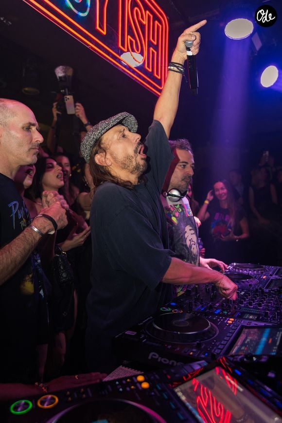 Bob Sinclar aux platines lors de la soirée B-BOY ISH au Pavillon Tilsitt à Paris, le 10 décembre 2025. © Florian Lavielle / Bestimage