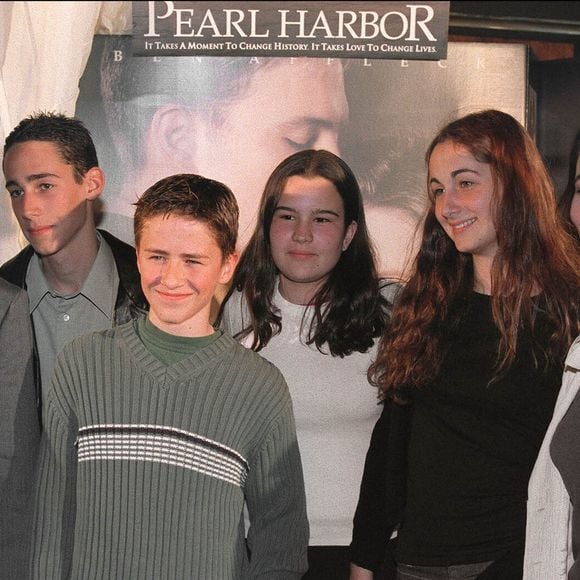 François Hollande et Ségolène Royal avec leurs enfants lors de la première du film Pearl Harbor à Paris, France, le 5 juin 2001. Crédit Khayat-Gorassini/Abaca