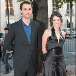Aujourd'hui séparés, ils gèrent l'éducation de leurs deux enfants, Isaac et Amalia, d'une main de maître. 

Virginie Ledoyen et Arié Elmaleh