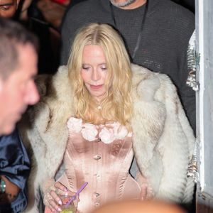 Madonna et son petit ami Akeem Morris ont été aperçus quittant The Abbey après avoir célébré la sortie de son quinzième album studio Confessions II à West Hollywood.

Photo : Backgrid USA / Bestimage