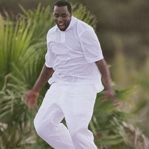 Sean 'P.Diddy' Combs et ses amis ont passé du bon temps au Nikki Beach à Saint-Tropez, France, le 1er août 2006. Après avoir fait la fête la veille au VIP Room, P.Diddy et son entourage sont prêts à brûler la nuit ici... Photo by ABACAPRESS.COM