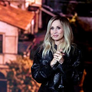 Exclusif - Lara Fabian lors de l'enregistrement de l'émission "La chanson secrète N°14", présentée par N.Aliagas et diffusée le 26 décembre sur TF1, consacrée à Lara Fabian à Paris le 10 décembre 2025. © Jacovides-Moreau/Bestimage
