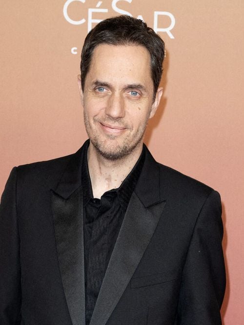Grand Corps Malade : Sa femme Julia a tout quitté et s'est mise "en pause professionnelle" pour le suivre longuement à l'étranger
