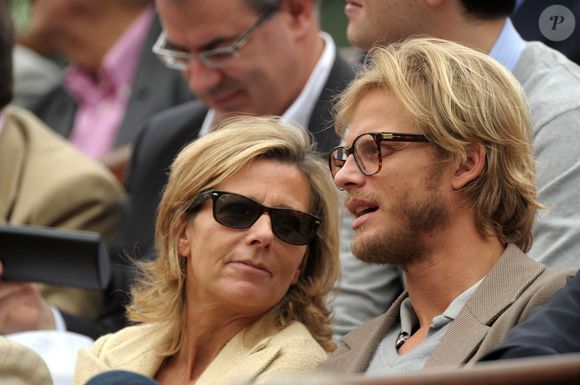 Claire Chazal et Arnaud Lemaire assistent au match de la finale masculine de Roland Garros à Paris, France, le 8 juin 2008. Photo de Gorassini-Nebinger/ABACAPRESS.COM