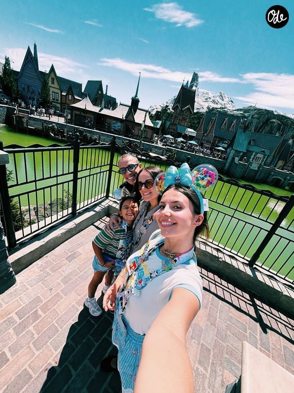 Maggy s’est intéressée à la batterie lors des répétitions.

Maggy et Annily font le plus grand bonheur d'Alizée. Capture d'écran Instagram