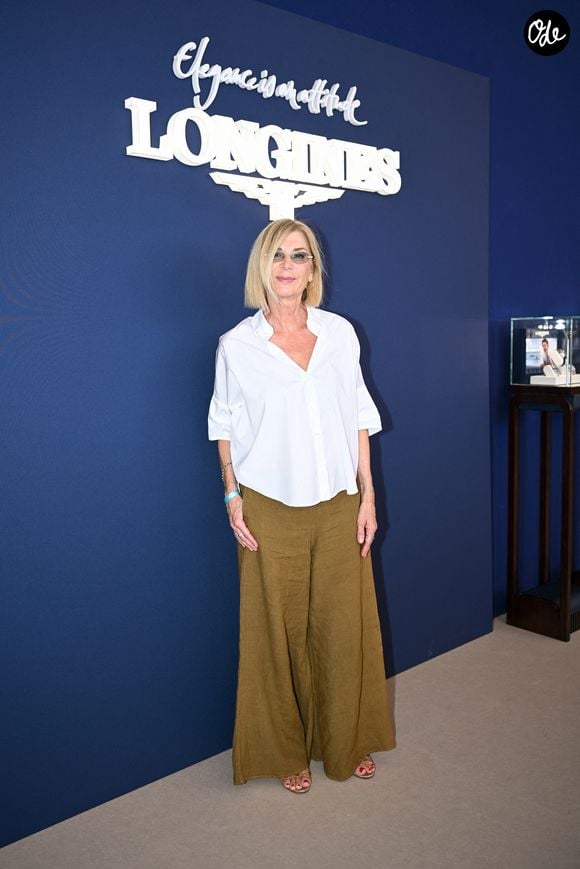 Exclusif - Michèle Laroque dans l'espace VIP, le Pavillon Eiffel, lors de la 12ème édition Longines Paris Eiffel Jumping au pied de la Tour Eiffel sur le Champ-de-Mars à Paris, France, le 19 juin 2026. © Perusseau-Veeren/Bestimage