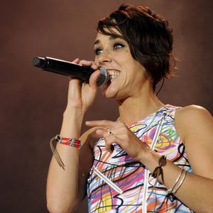 Zaz en concert au Stadtpark à Hambourg, le 16 août 2016. 

Photo : Future-Image via ZUMA Press / Bestimage