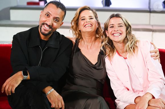 Exclusif - Majid Berhila, Elodie Poux et Philippine Delaire lors de l'enregistrement de l'émission "Vivement dimanche" à Paris, France, le 9 septembre 2025 et diffusée le 2 novembre 2025 sur France 3. © Guillaume Gaffiot/Bestimage