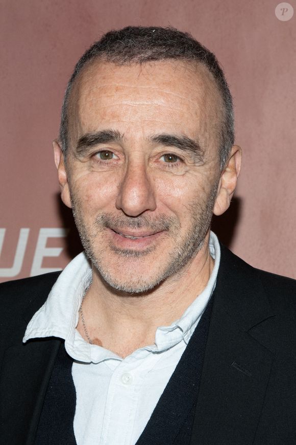 Il partira prochainement en tournée avec un nouveau spectacle

Elie Semoun assistant au Prix d'Amérique 2025 à l'hippodrome de Paris, Vincennes, France, 26 janvier 2025. Photo par Lionel Urman/ABACAPRESS.COM