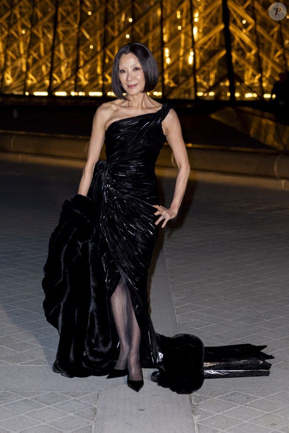 Michelle Yeoh - Photo Call du « Le Grand Diner du Louvre « lors de la Fashion Week  à Paris le 5 mars 2025. © Olivier Borde /Bestimage
