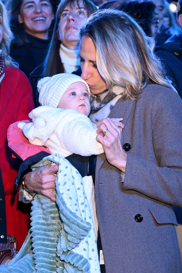 Maud Fontenoy, la navigatrice et son 5eme enfant, sa fille Eléa, durant la soirée d'ouverture de la 140eme édition du Carnaval de Nice "Roi des Oceans" à Nice, le 15 février 2025. © Bruno Bebert/Bestimage