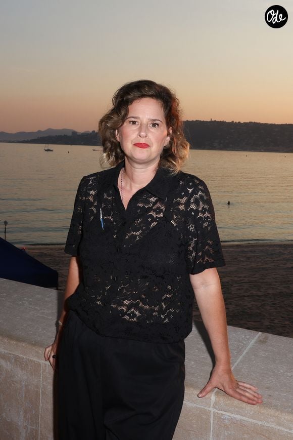 Exclusif - Elodie Poux lors de la 3ème édition du festival L’Humour à la Plage à Juan les Pins, France, le 26 juin 2026.  © Bebert-Tribeca/Bestimage